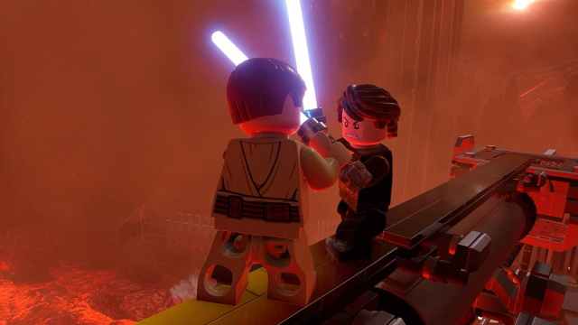 Lego Anakin fighting Obi Wan Kenobi