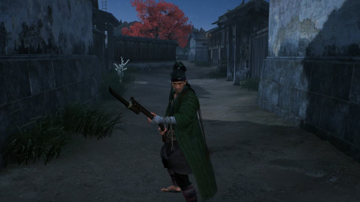 Ronin standing in an ally way holding a musket