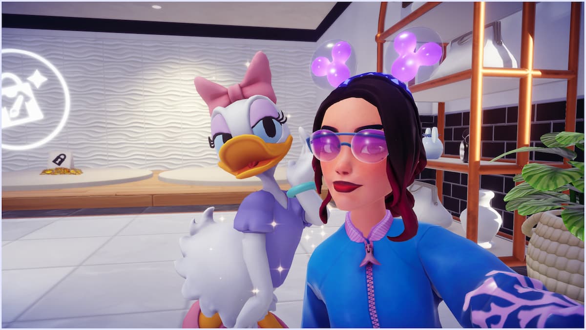 Player with Daisy Duck