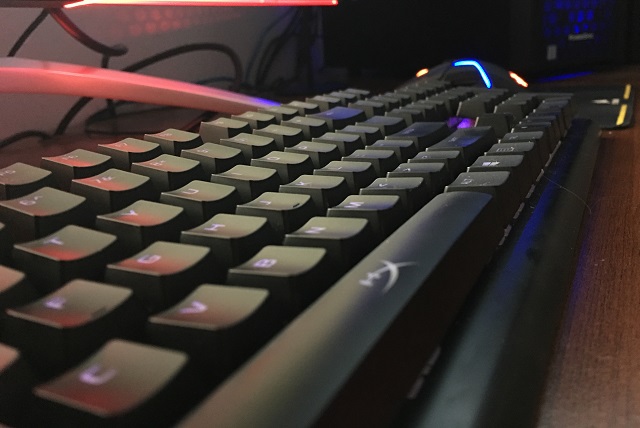 Alloy Elite Desktop Picture with Steel Series Rival 600 in the background
